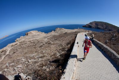 Los triatletas profesionales listos para el paraíso de Menorca